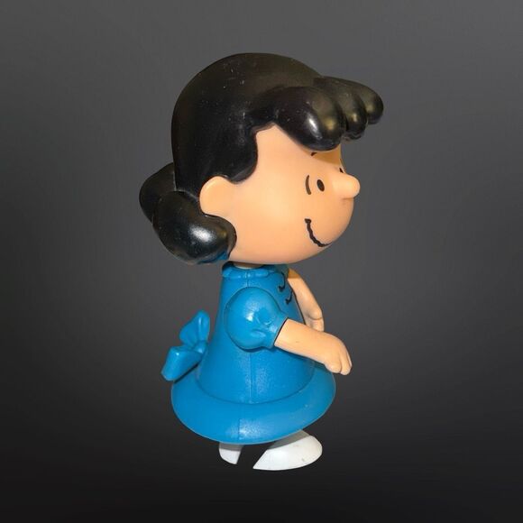 2002 UFS Peanuts Lucy van Pelt 5” Hard Plastic Figure Moveable Figurine B23 - Picture 7 of 7